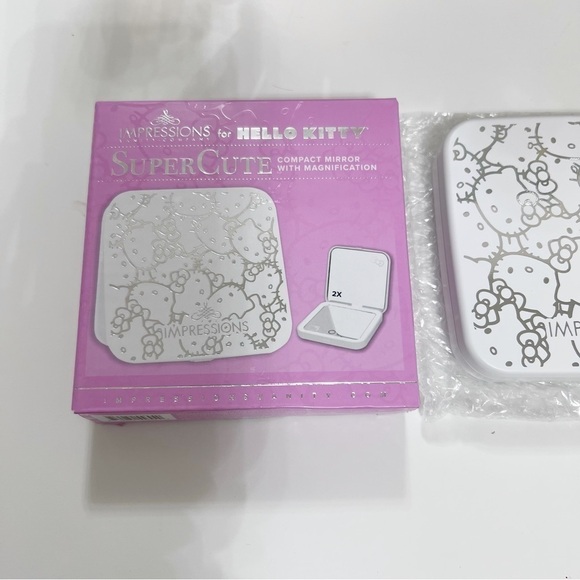 NEW Impressions x Hello Kitty® Supercute Compact Mirror with Magnification - Picture 3 of 7